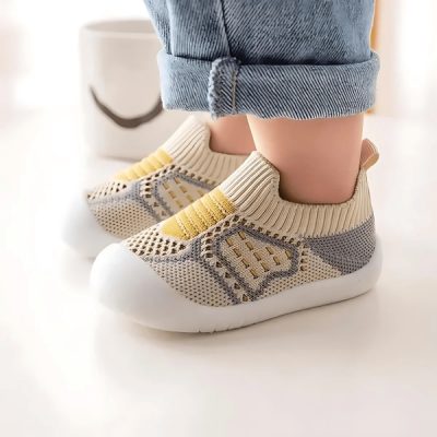 Kényelmes baba járócipők | MESHSTEPS